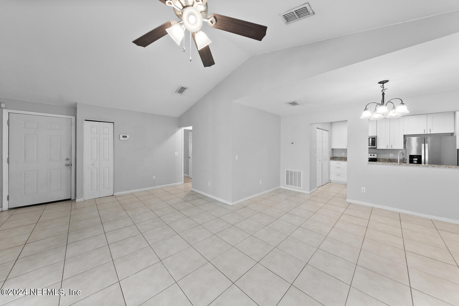 3801 Crown Point Road, Unit 2031 Jacksonville, FL 32257 - Photo 6 of 25 3801 Crown Point Rd 2031-large-007-018-A