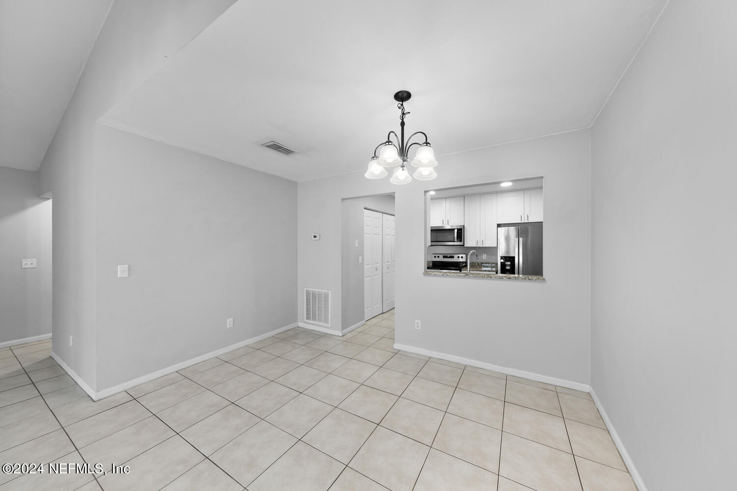 3801 Crown Point Road, Unit 2031 Jacksonville, FL 32257 - Photo 7 of 25 3801 Crown Point Rd 2031-large-008-004-A
