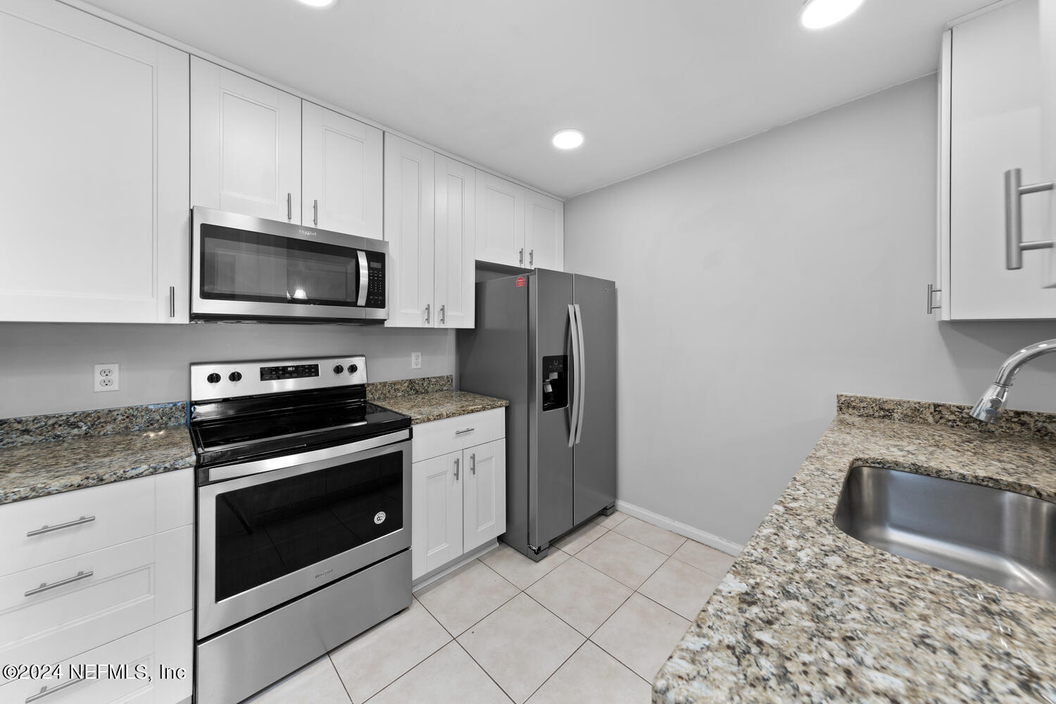 3801 Crown Point Road, Unit 2031 Jacksonville, FL 32257 - Photo 9 of 25 3801 Crown Point Rd 2031-large-010-023-A