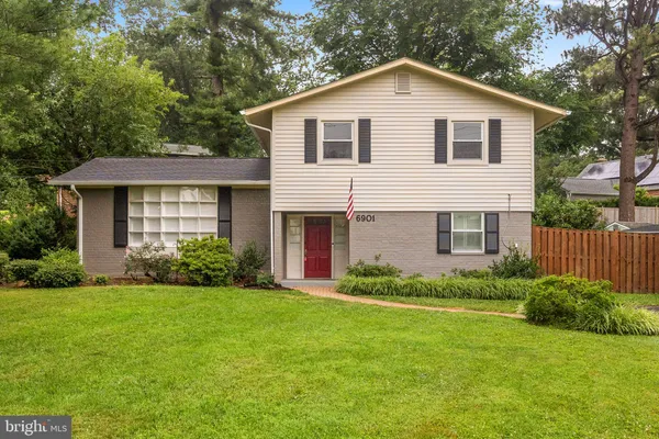 $3,990 | 6901 Murray Lane, Annandale, VA 22003