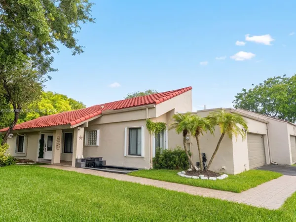 $615,000 | 324 Patio Village Terrace, Weston, FL 33326