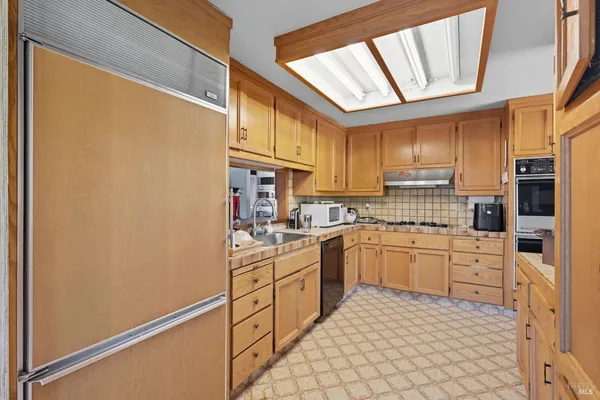 $1,400,000 | 1 Green Point Lane, Novato, CA 94945