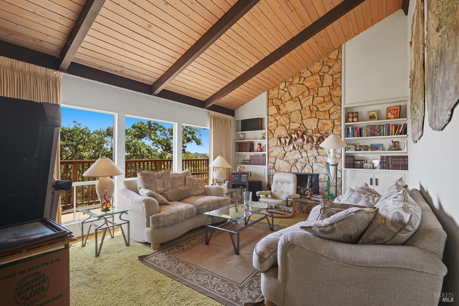 1 Green Point Lane Novato, CA 94945 - Photo 18 of 33 Family Room