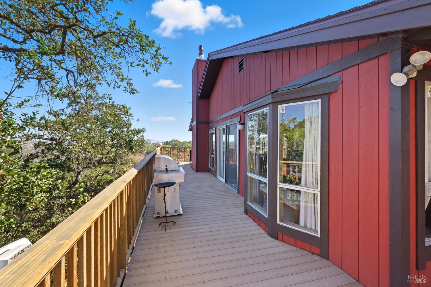 1 Green Point Lane Novato, CA 94945 - Photo 2 of 33 Wrap-Around Deck