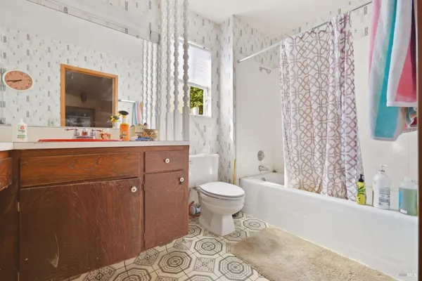 $1,400,000 | 1 Green Point Lane, Novato, CA 94945