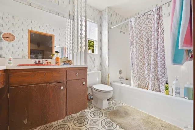 $1,400,000 | 1 Green Point Lane, Novato, CA 94945