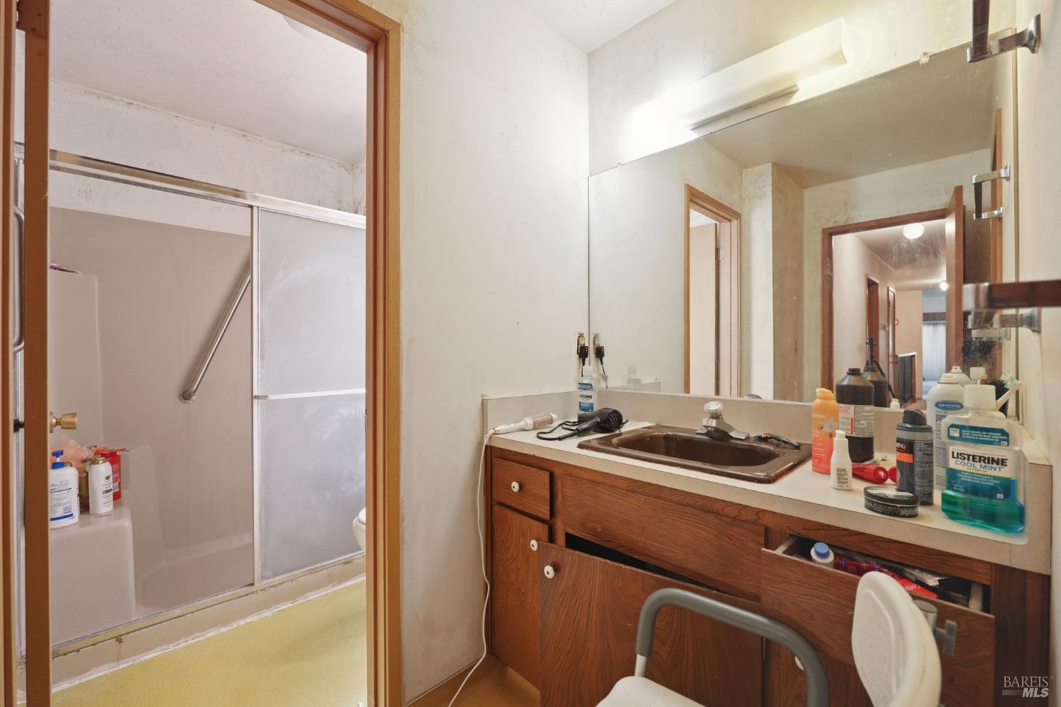 1 Green Point Lane Novato, CA 94945 - Photo 25 of 33 Bathroom 2, attached to Bedroom 2