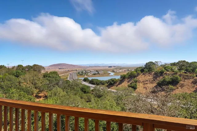 $1,400,000 | 1 Green Point Lane, Novato, CA 94945