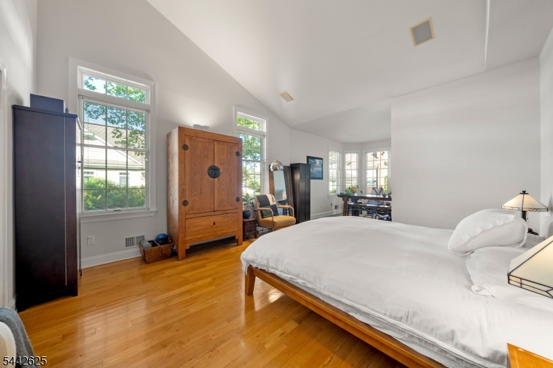 8 Hurlingham Club Road Far Hills, NJ 07931 - Photo 13 of 26