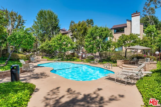 $559,000 | 8110 Manitoba Street, Unit 109, Playa del Rey, CA 90293