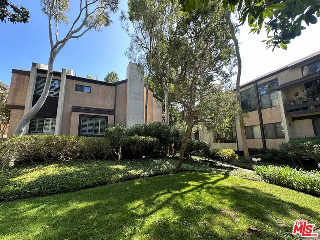 $559,000 | 8110 Manitoba Street, Unit 109, Playa del Rey, CA 90293