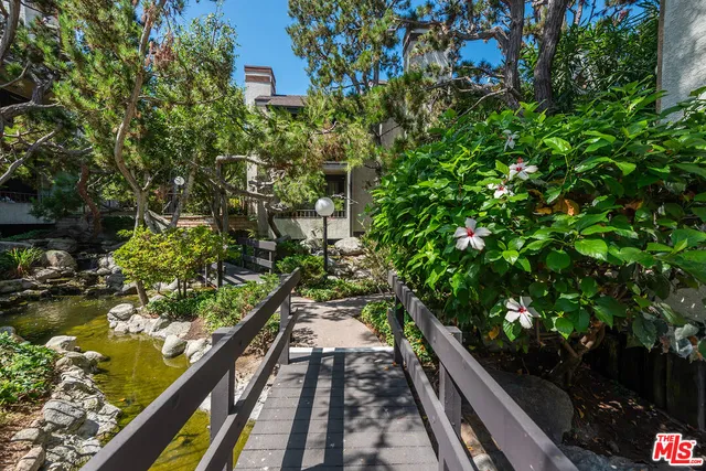 $559,000 | 8110 Manitoba Street, Unit 109, Playa del Rey, CA 90293