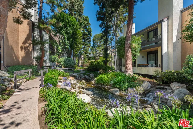 $559,000 | 8110 Manitoba Street, Unit 109, Playa del Rey, CA 90293