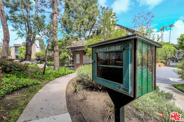 $559,000 | 8110 Manitoba Street, Unit 109, Playa del Rey, CA 90293