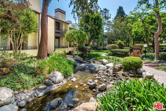 $559,000 | 8110 Manitoba Street, Unit 109, Playa del Rey, CA 90293