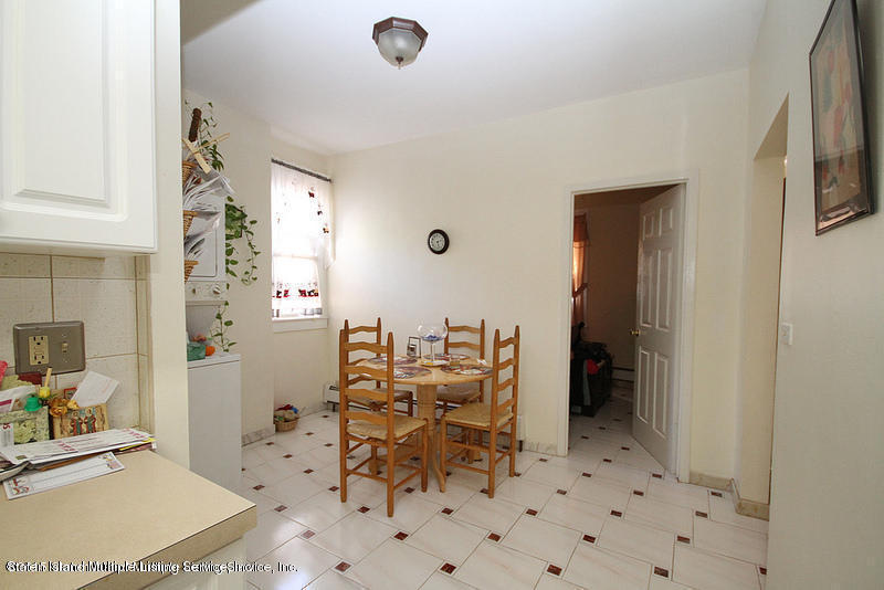 102-104 Robin Road Staten Island, NY 10305 - Photo 17 of 23 Dining Area. Right Unit