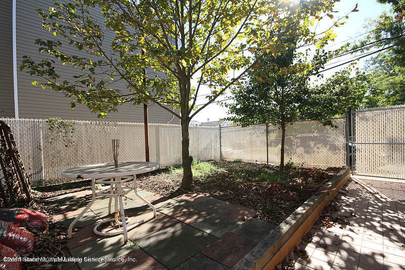 102-104 Robin Road Staten Island, NY 10305 - Photo 18 of 23 Yard. Right Unit