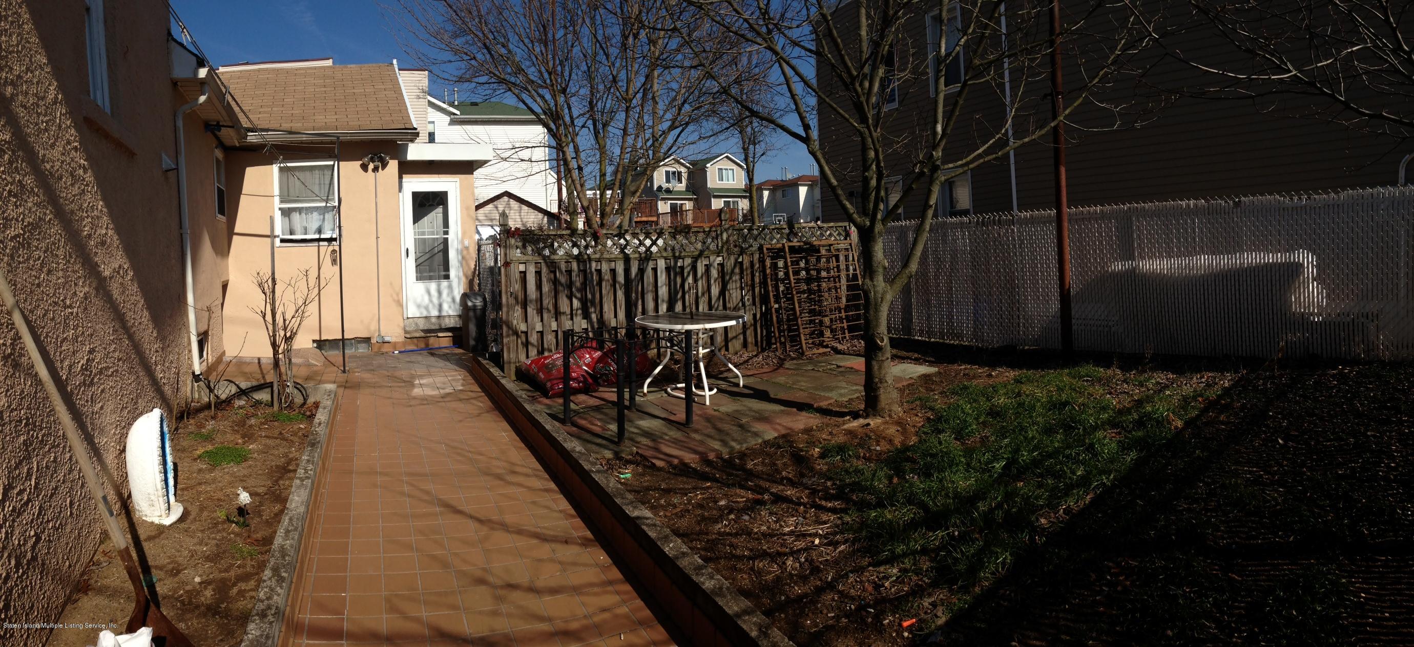 102-104 Robin Road Staten Island, NY 10305 - Photo 19 of 23 Yard