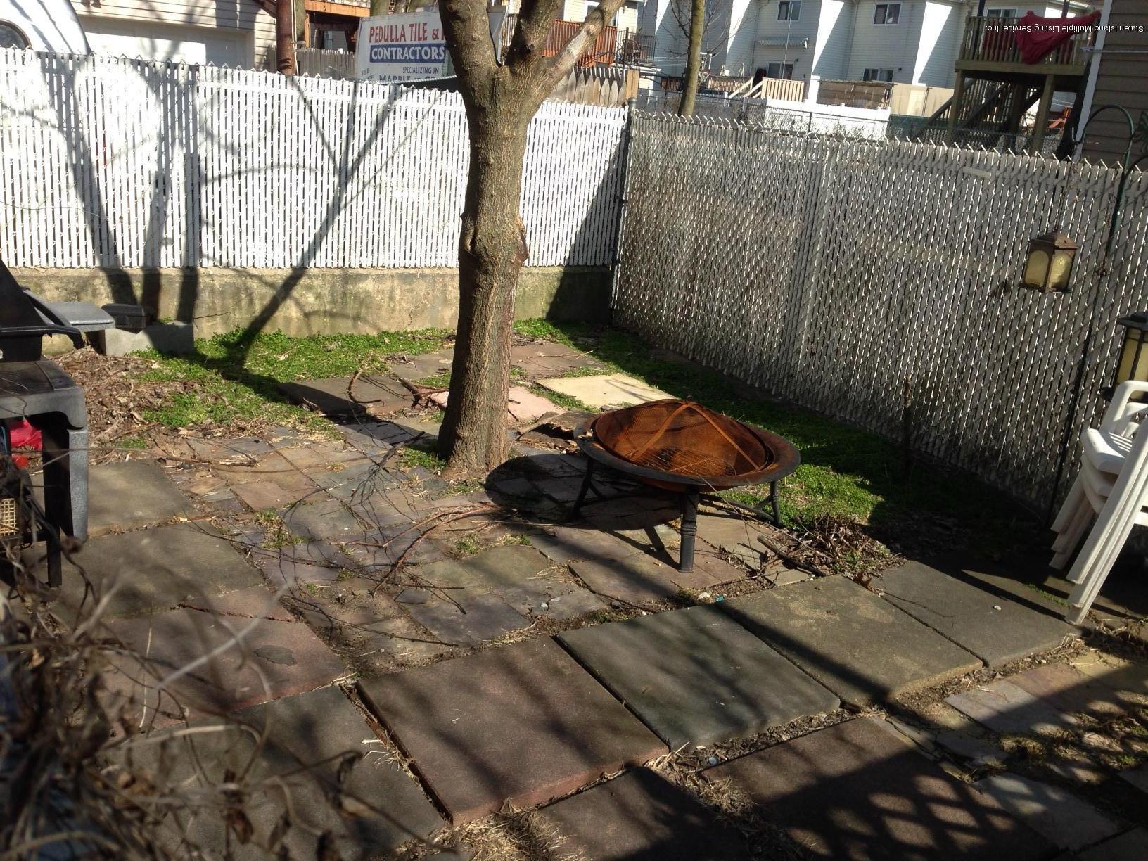 102-104 Robin Road Staten Island, NY 10305 - Photo 20 of 23 Yard. Left Unit