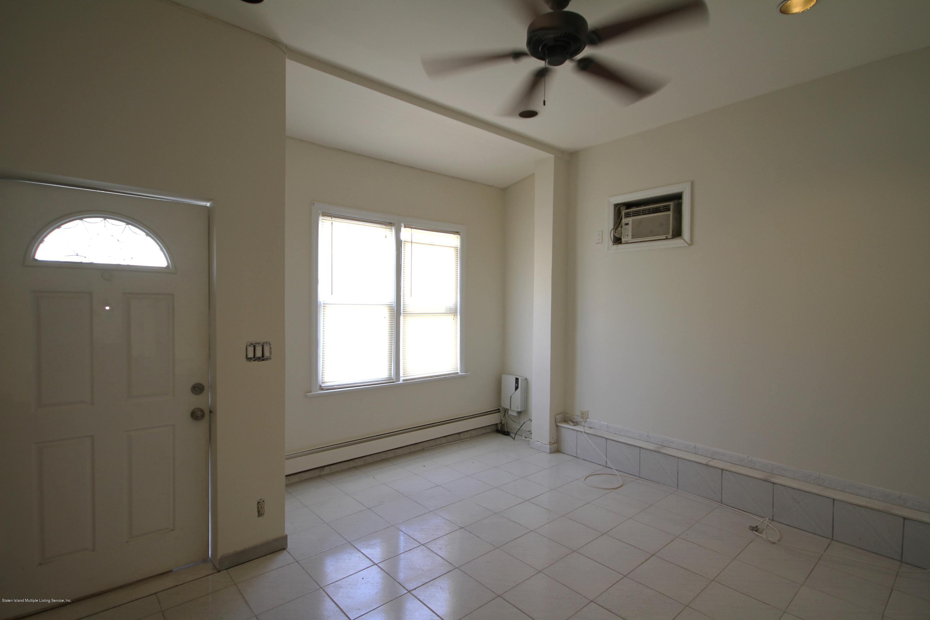 102-104 Robin Road Staten Island, NY 10305 - Photo 2 of 23 Living Room left unit