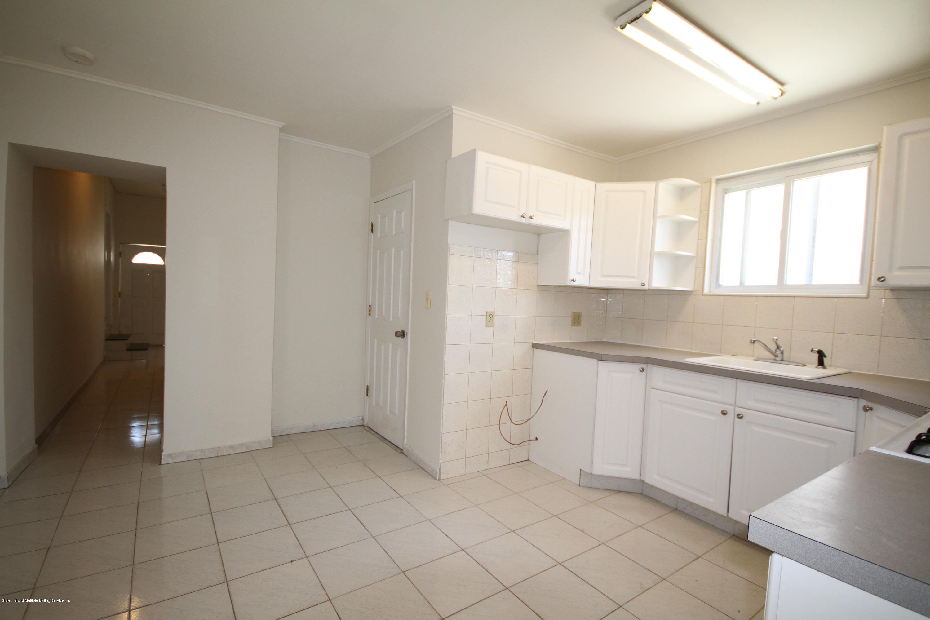 102-104 Robin Road Staten Island, NY 10305 - Photo 4 of 23 Kitchen left unit