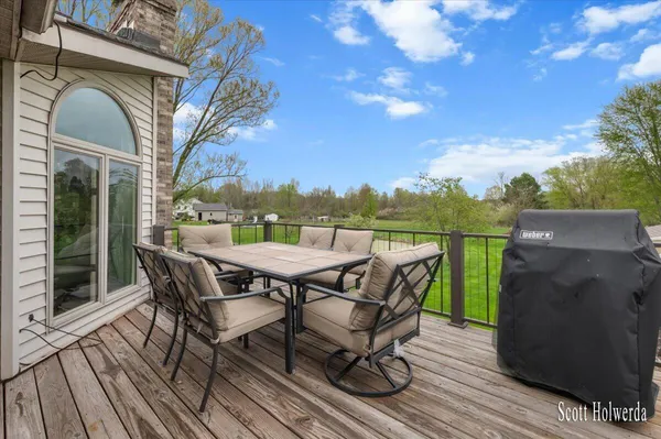 $475,000 | 2901 84th Street Southeast, Caledonia, MI 49316