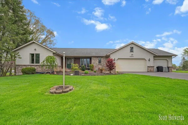 $475,000 | 2901 84th Street Southeast, Caledonia, MI 49316