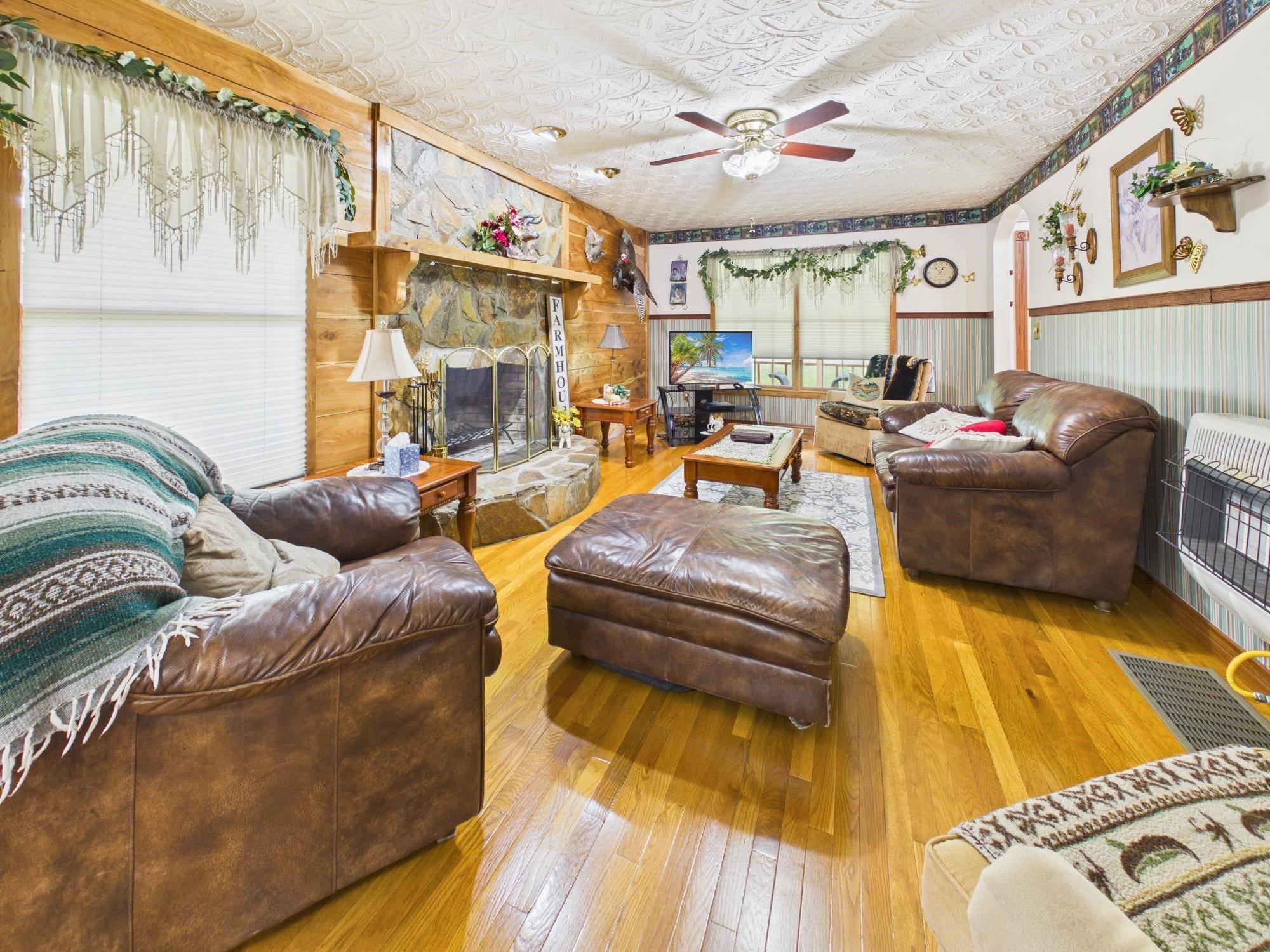 10065 Yellow Creek Road Louisa, KY 41230 - Photo 5 of 27 Gallery Image 5