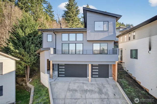 $720,000 | 133 Cedar Falls Drive, Kelso, WA 98626