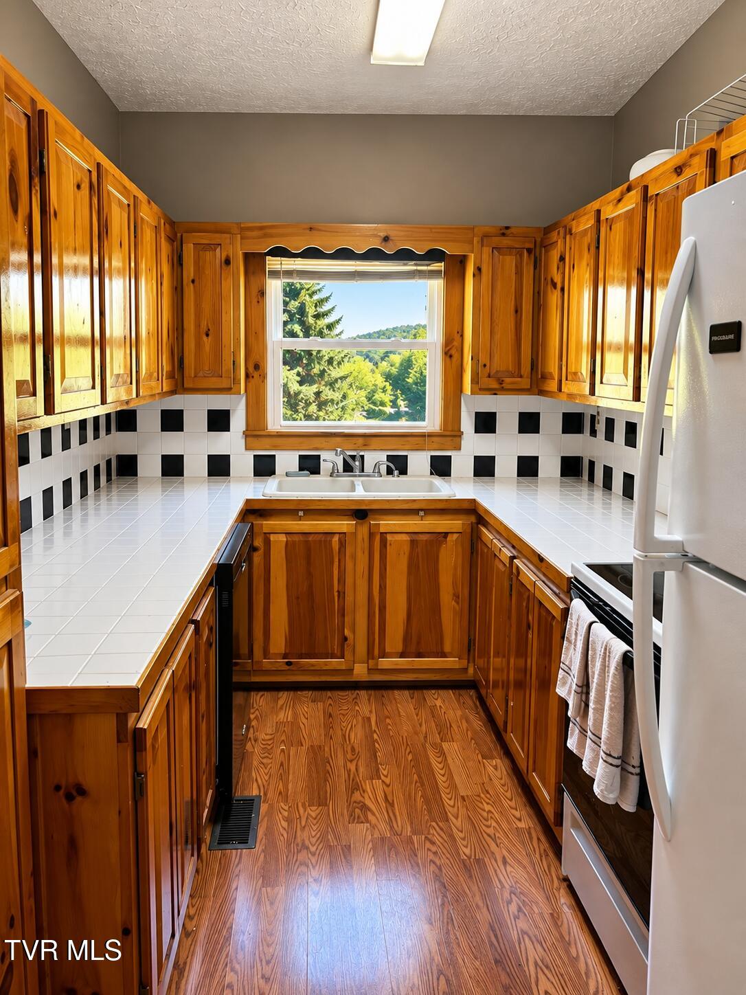 348 Piercetown Road Butler, TN 37640 - Photo 8 of 69 ChatGPT Image Sep 9, 2026, 10_01_48 PM