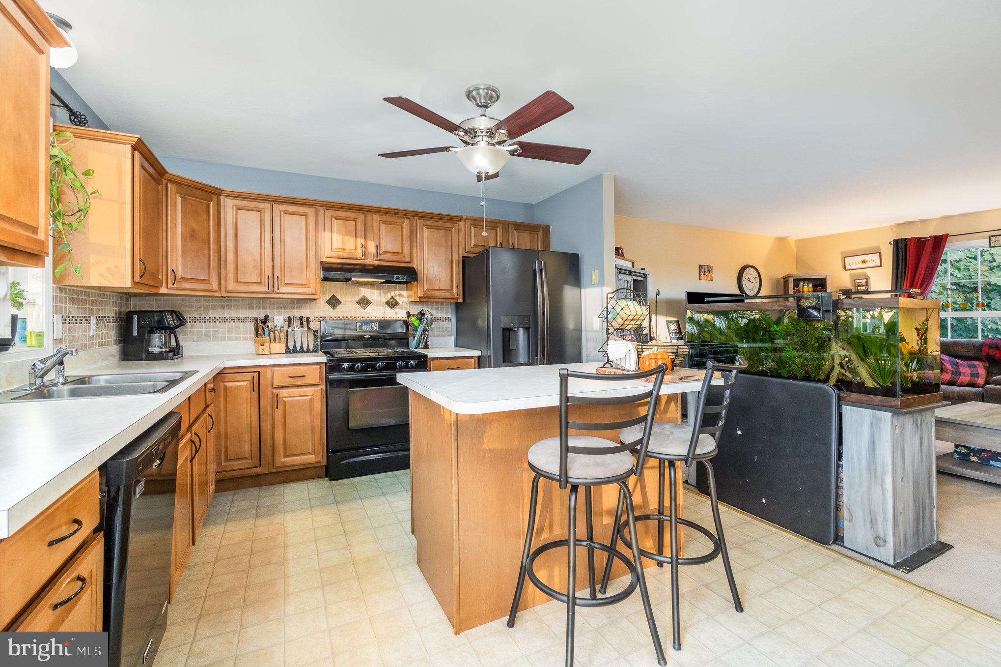 1826 Stoverstown Road Spring Grove, PA 17362 - Photo 11 of 55 Eat-in Kitchen