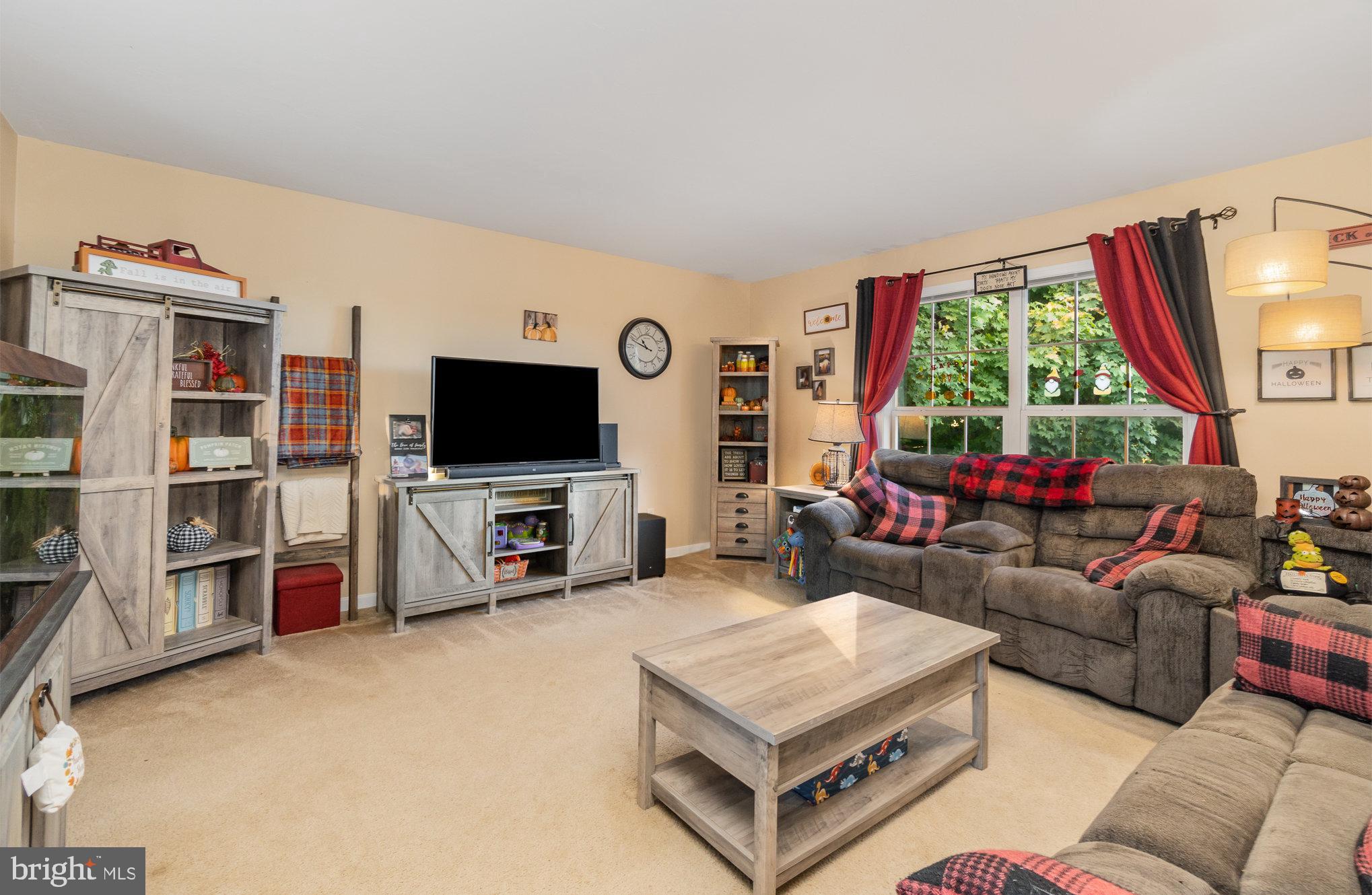 1826 Stoverstown Road Spring Grove, PA 17362 - Photo 7 of 55 Living room for relaxing or entertaining