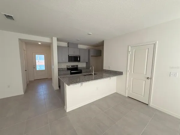 $2,200 | 16607 Luminary Loop, Clermont, FL 34714