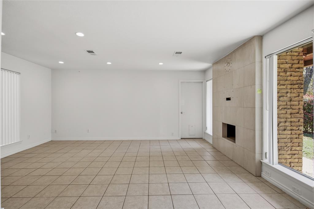 15721 Mapleview Circle Dallas, TX 75248 - Photo 13 of 40