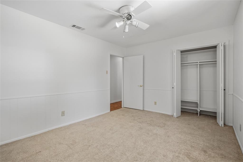 15721 Mapleview Circle Dallas, TX 75248 - Photo 17 of 40