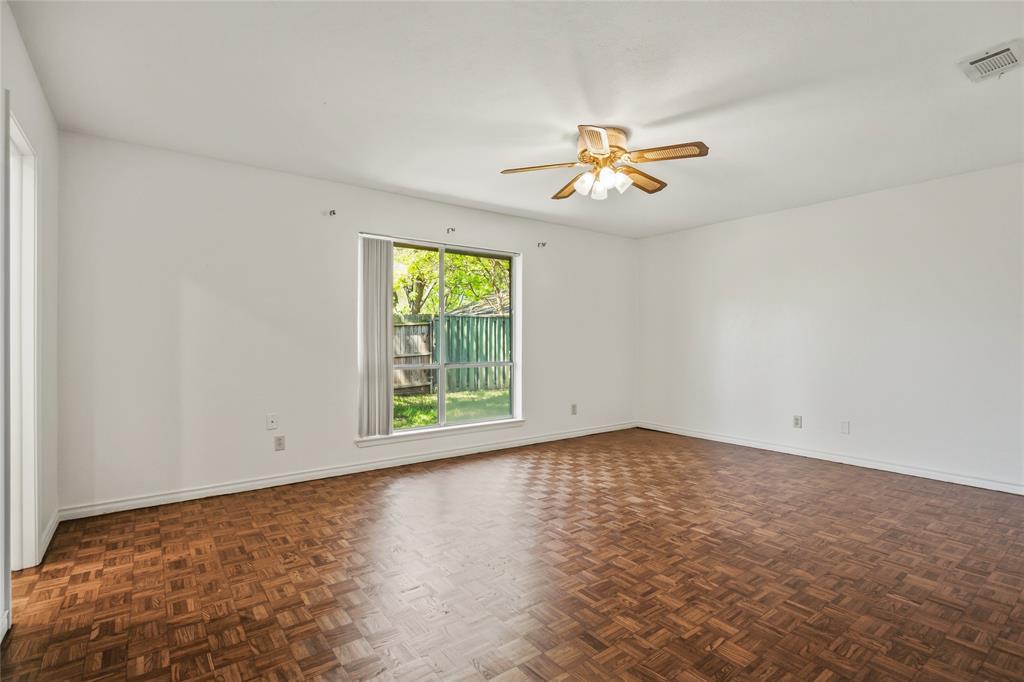 15721 Mapleview Circle Dallas, TX 75248 - Photo 22 of 40