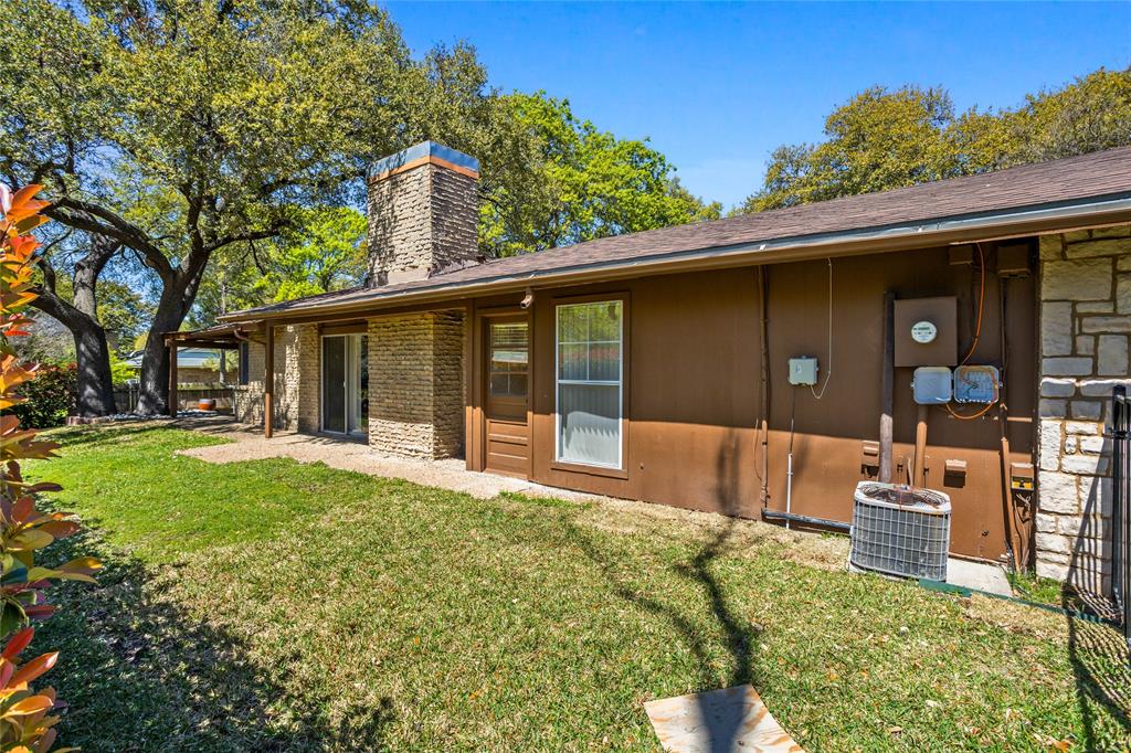 15721 Mapleview Circle Dallas, TX 75248 - Photo 29 of 40
