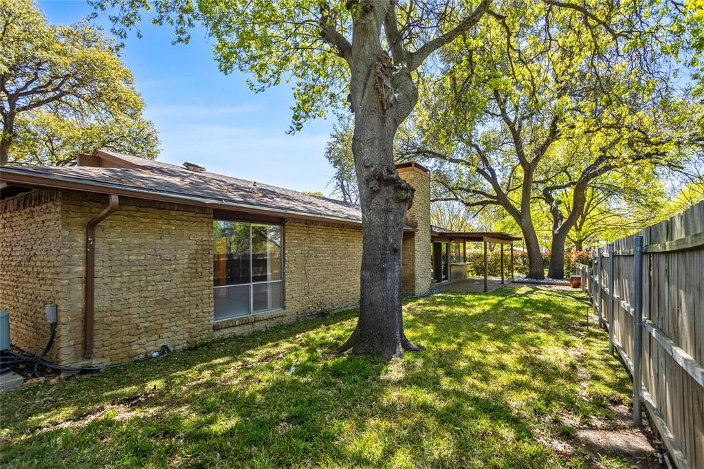 15721 Mapleview Circle Dallas, TX 75248 - Photo 33 of 40