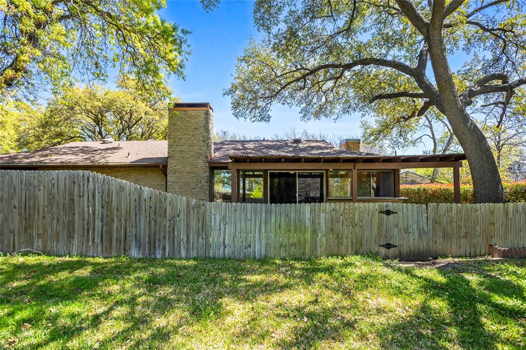 15721 Mapleview Circle Dallas, TX 75248 - Photo 35 of 40