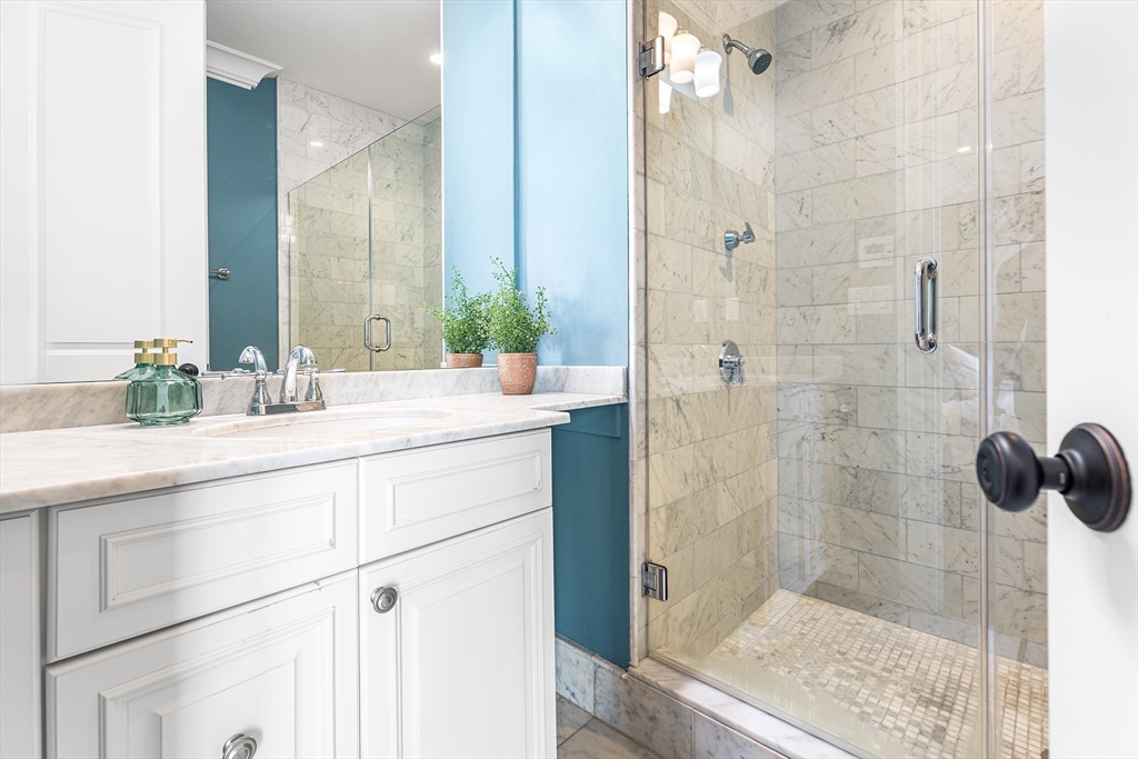 9 M Street, Unit 5 Boston, MA 02127 - Photo 14 of 29 Gallery Image 14