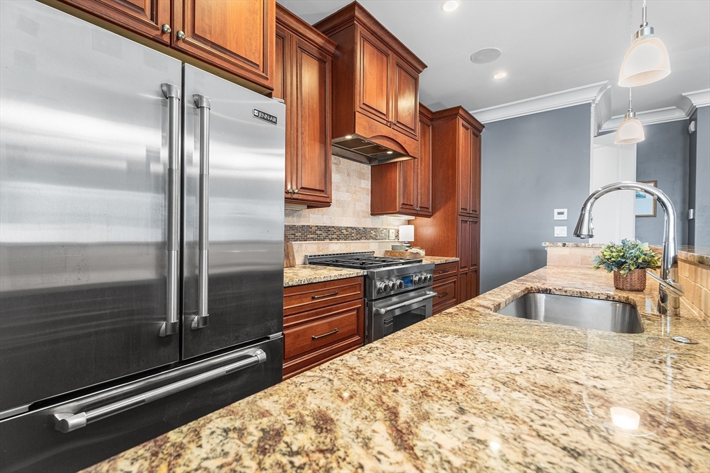9 M Street, Unit 5 Boston, MA 02127 - Photo 8 of 29 Gallery Image 8
