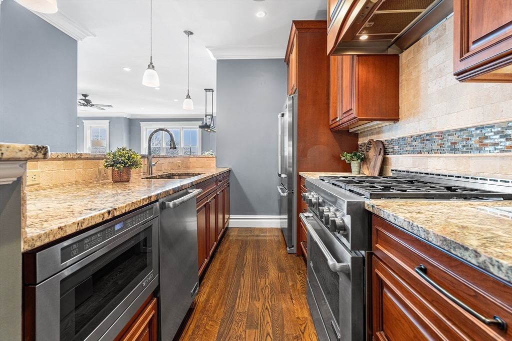 9 M Street, Unit 5 Boston, MA 02127 - Photo 9 of 29 Gallery Image 9