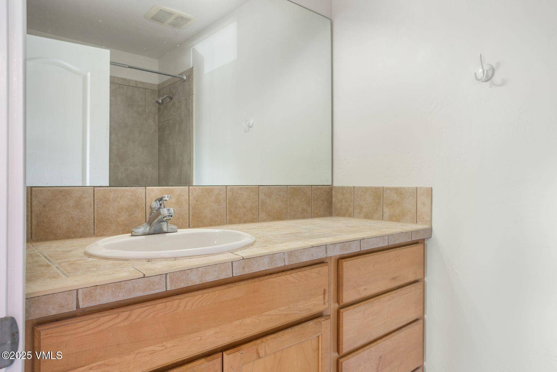 60 Mill Road, Unit H3 Eagle, CO 81631 - Photo 17 of 25 photo_online_018