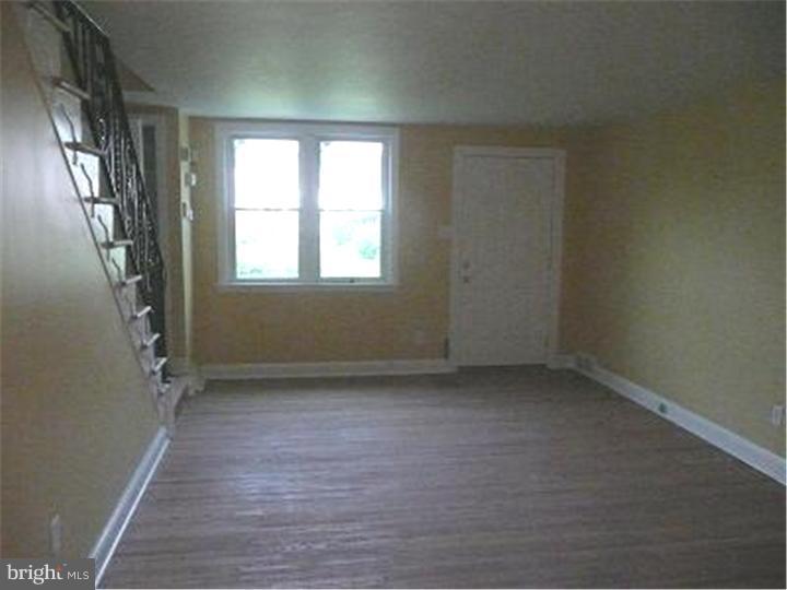 7336 Brookhaven Road Philadelphia, PA 19151 - Photo 13 of 21 Living Room