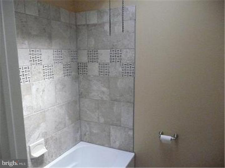 7336 Brookhaven Road Philadelphia, PA 19151 - Photo 17 of 21 Bathroom