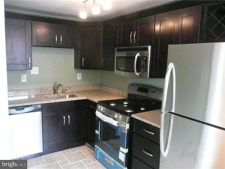 7336 Brookhaven Road Philadelphia, PA 19151 - Photo 4 of 21 Kitchen