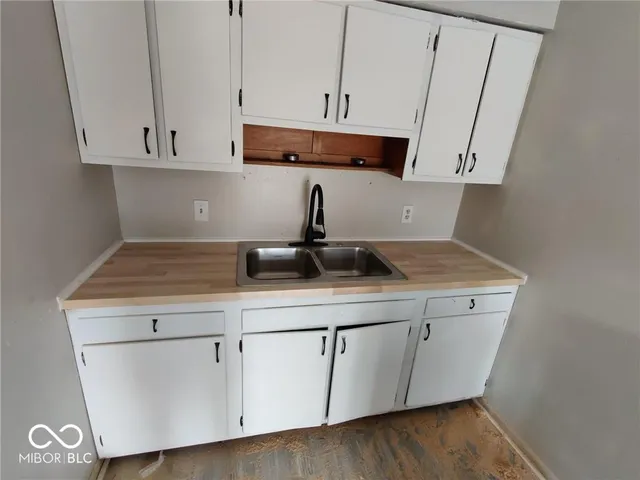 $695 | 106 West Broadway Street, Unit X, Shelbyville, IN 46176