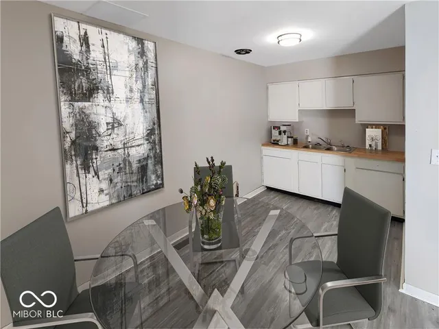 $695 | 106 West Broadway Street, Unit X, Shelbyville, IN 46176