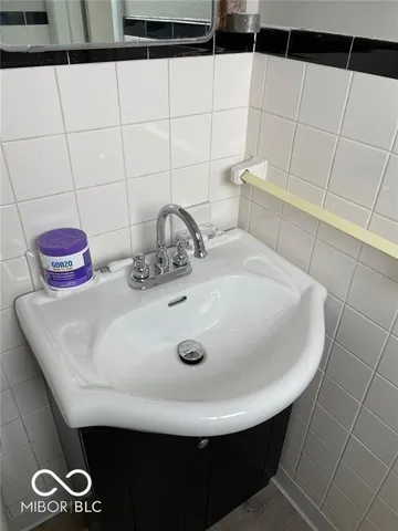 $695 | 106 West Broadway Street, Unit X, Shelbyville, IN 46176