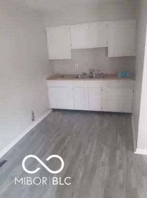 $695 | 106 West Broadway Street, Unit X, Shelbyville, IN 46176